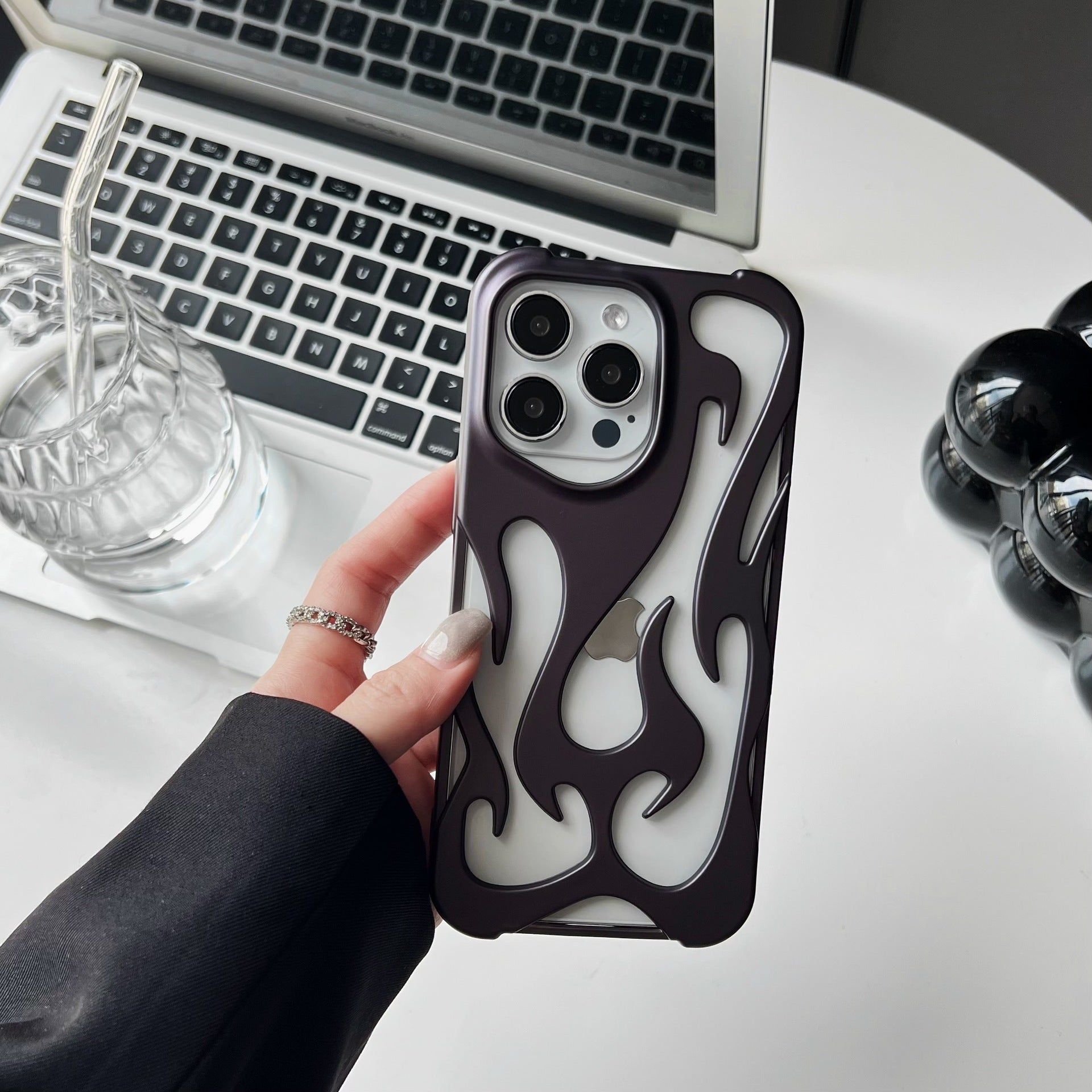Summer heat dissipation hollow out suitable for iPhone 16 Promax phone case Apple 13 simple anti drop protective case